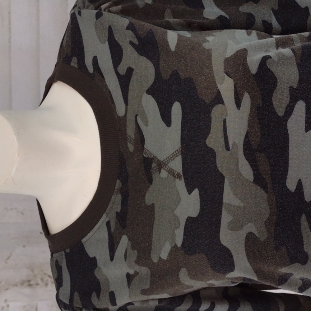 The Sweatshirt Project Camo Front Tie Sweatshirt Size XL - Picture 2 of 6